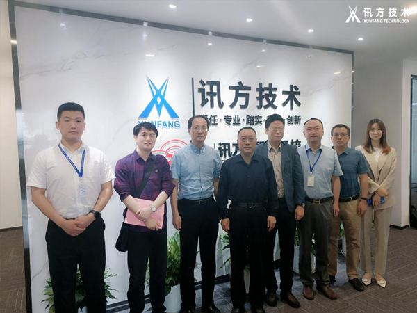武汉职业技术学院校党委副书记何让波一行莅临DB电子官网技术武汉基地